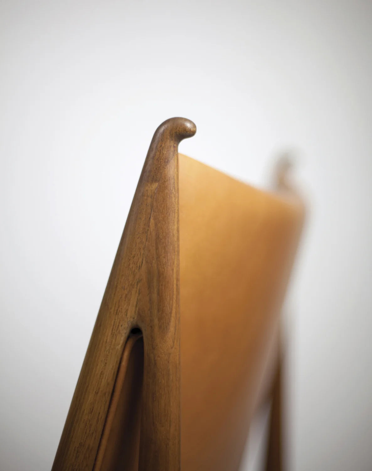 Solid Wood Dining Chair - Nordic Retro Danish Design, Wabi-Sabi Style for Hotel & Restaurant