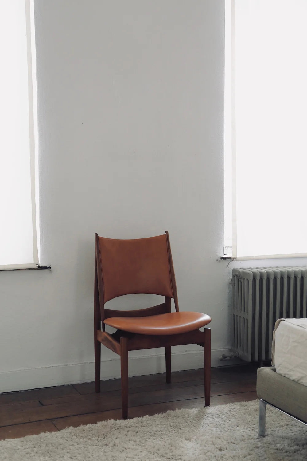 Solid Wood Dining Chair - Nordic Retro Danish Design, Wabi-Sabi Style for Hotel & Restaurant