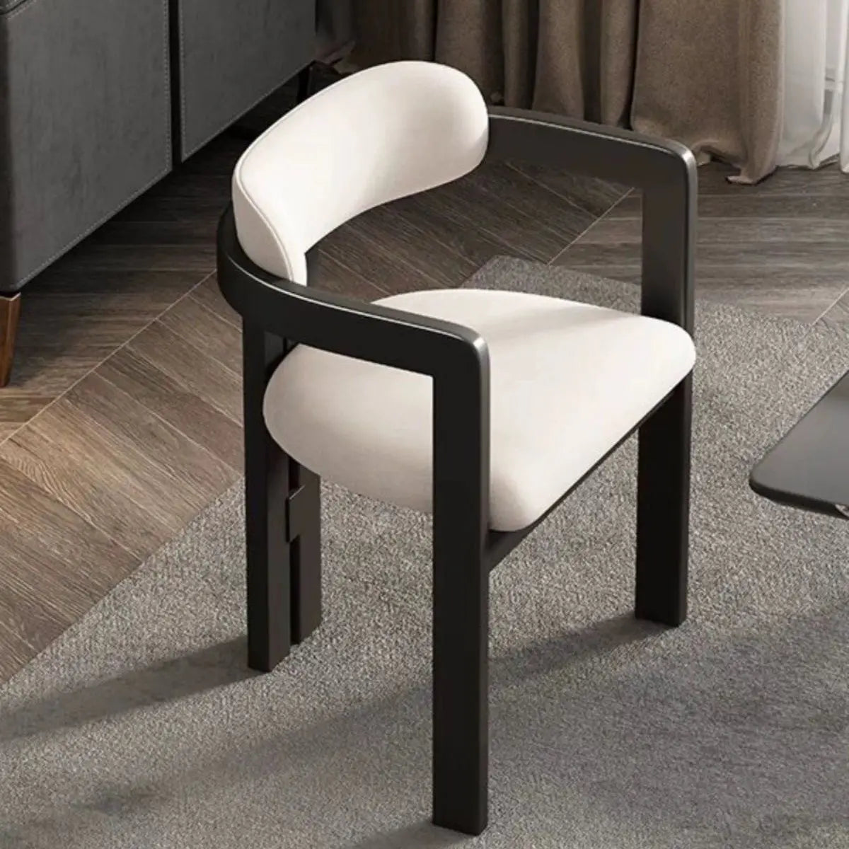 Mid-Century Solid Wood Black Dining Chair - Nordic Minimalist Tripod Legs Retro Side Chair for Home