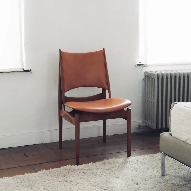Solid Wood Dining Chair - Nordic Retro Danish Design, Wabi-Sabi Style for Hotel & Restaurant