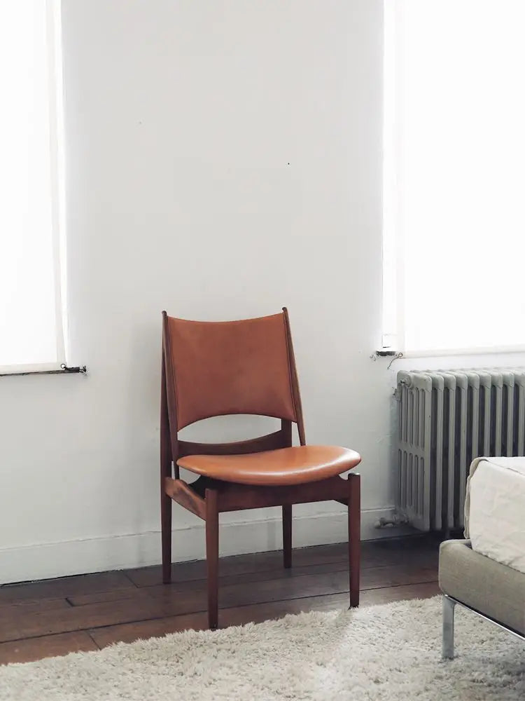 Solid Wood Dining Chair - Nordic Retro Danish Design, Wabi-Sabi Style for Hotel & Restaurant