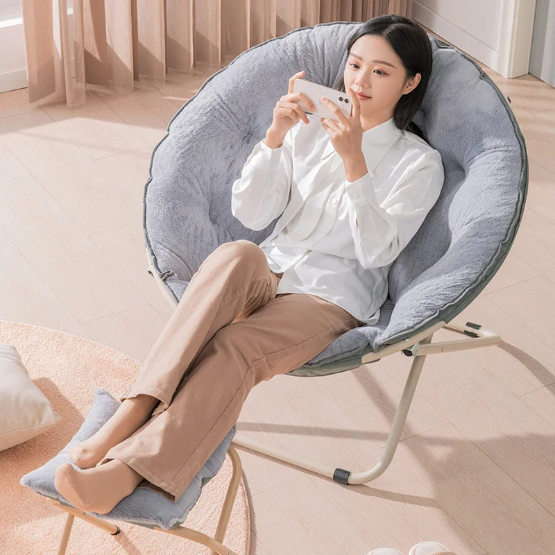 Comfortable Faux Fur Saucer Chair Round Folding Lounge Chair Living Room Flexible Seating for Adults Big Moon Shape Decorative