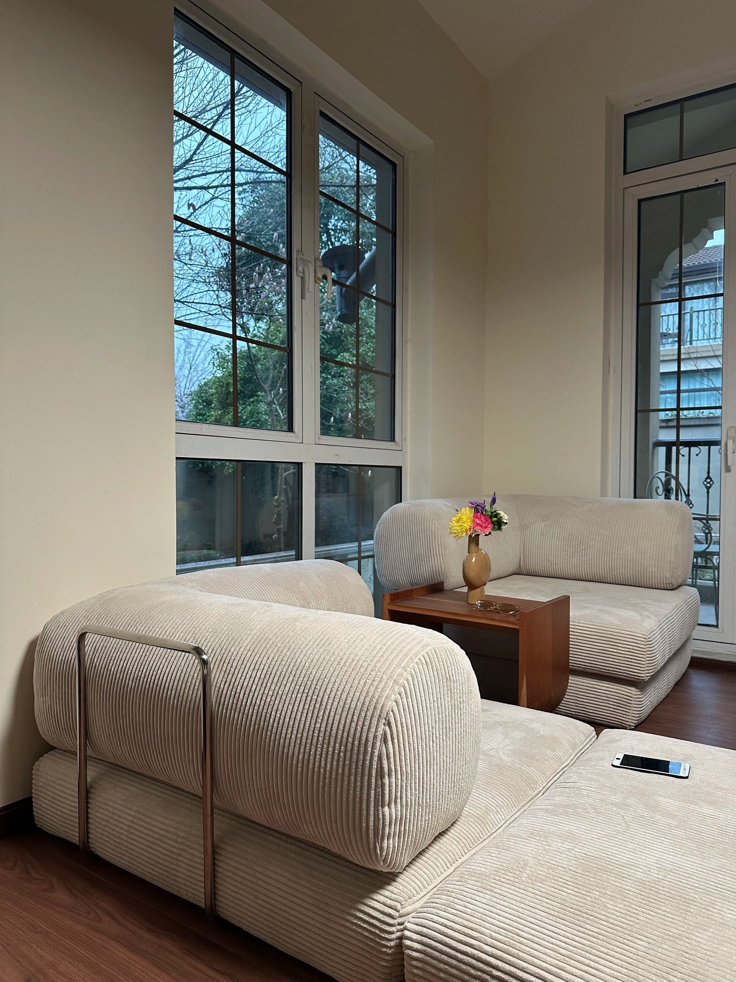 Elegant Italian Compressed Sofa Minimalist Retro Corduroy Sofa Bed Foldable Washable Customizable for Living Room